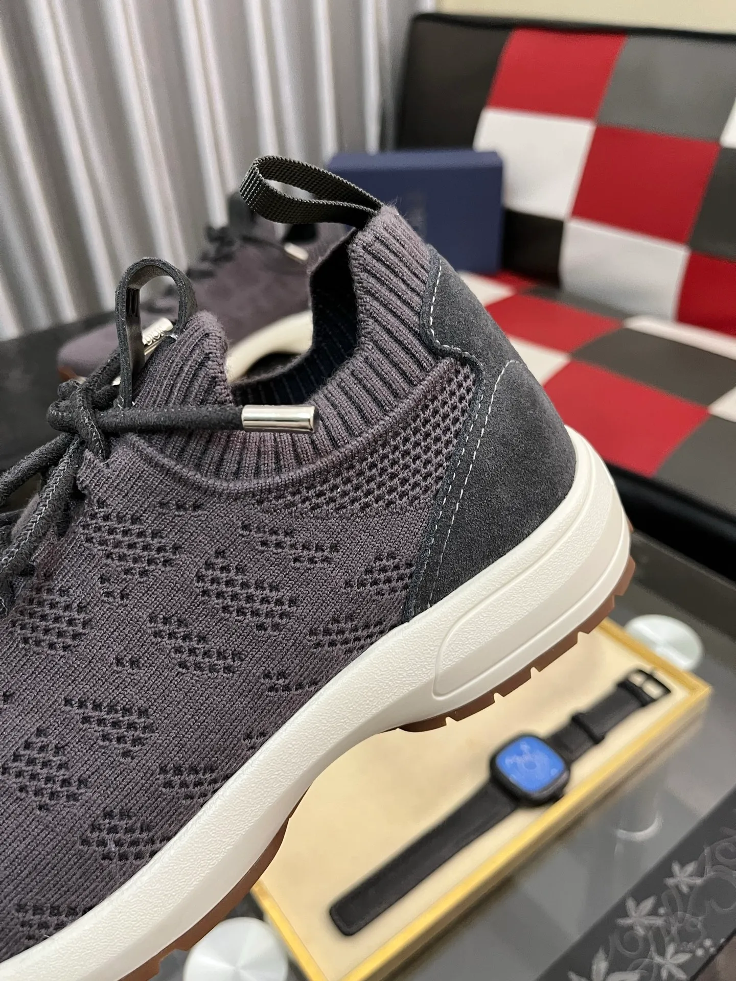 Men's shoes 💰: 400⌚️⌚️2025 new Dior fly-knit breathable casual men's shoes are on the market, original order, impeccable, the upper is made of imported fly-knit, and the original outsole is made one to one quarter. It is super comfortable on the feet. It is a must-buy pair of shoes. Available in sizes 38-446️⃣